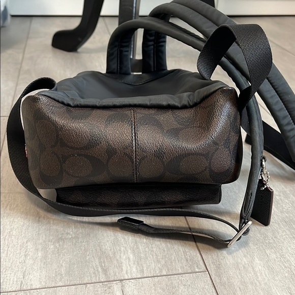 HOST PICK ⭐️ COACH Signature Brown Black Mini Charlie Backpack F25909 - Picture 8 of 16